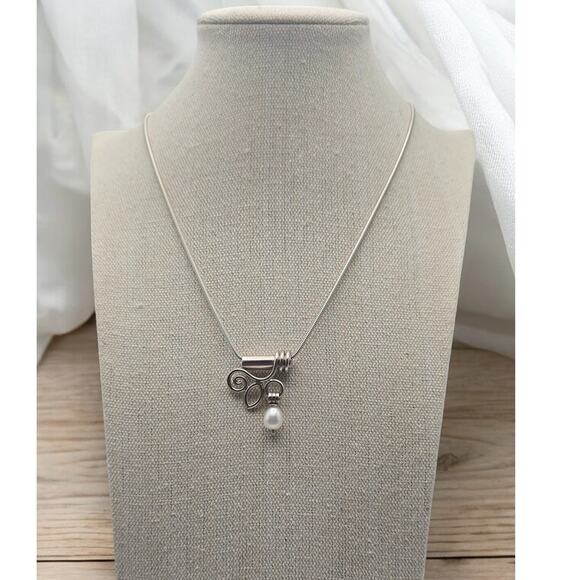 Beautiful Vintage Decorative Scroll Pearl Pendant and Snake Chain Necklace - Picture 3 of 5